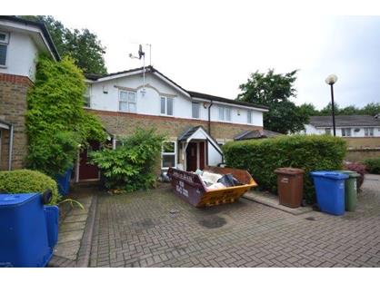3 Bed Terraced House, Culloden Close, SE16
