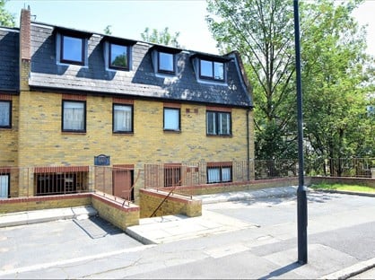 1 Bed Flat, Loveridge House, SE19
