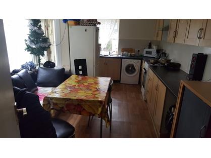 5 Bed Semi-Detached House, Jedburgh Road, E13