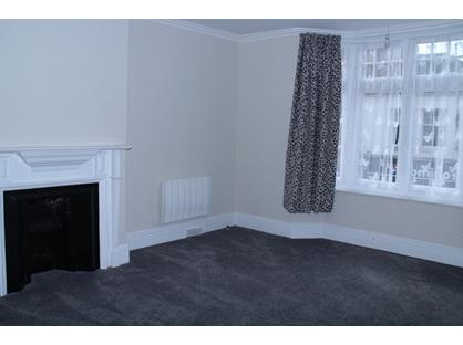 2 Bed Flat, High Street, GU15