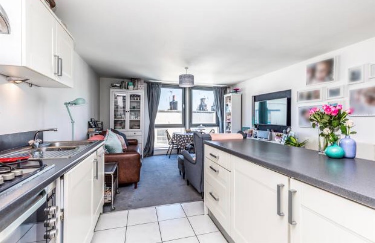 2 Bed Flat, Walk House, BN1