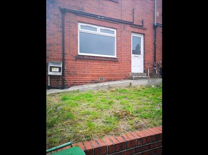 2 Bed End Terrace, Holland Street, WF17
