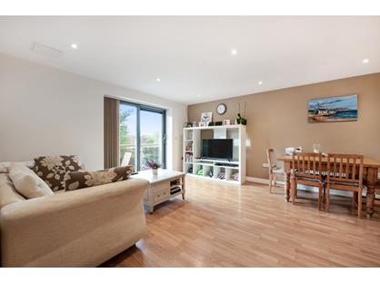 1 Bed Flat, St. Georges Grove, SW17