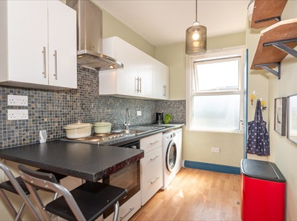 1 Bed Flat, Park Grove Road, E11