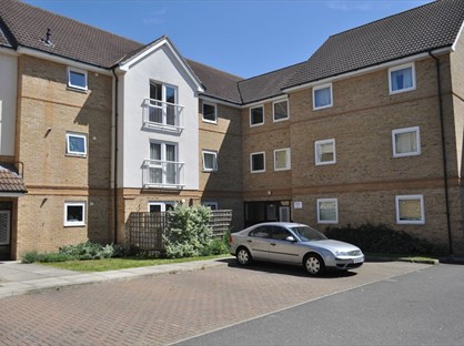 2 Bed Flat, Yeoman Drive, TW19