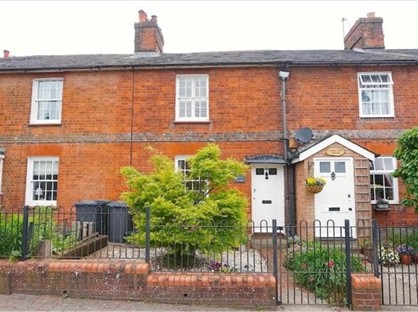 2 Bed Terraced House, Victoria Street, RG21