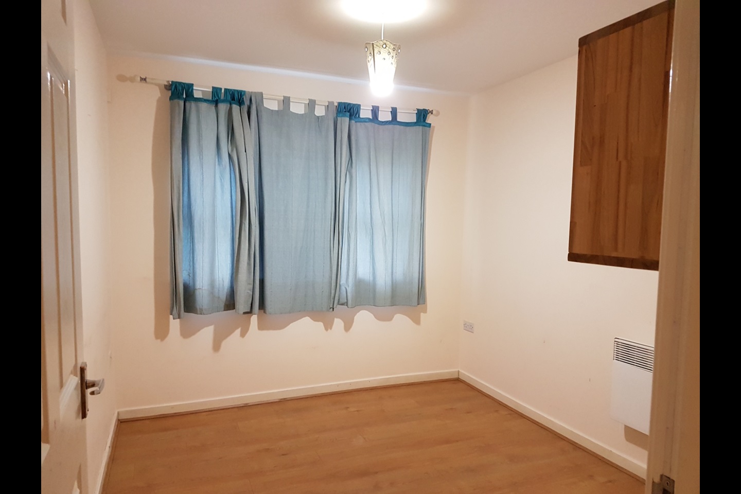 Edgware - 2 Bed Flat, Warren Way, HA8 - To Rent Now for £1,750.00 p/m