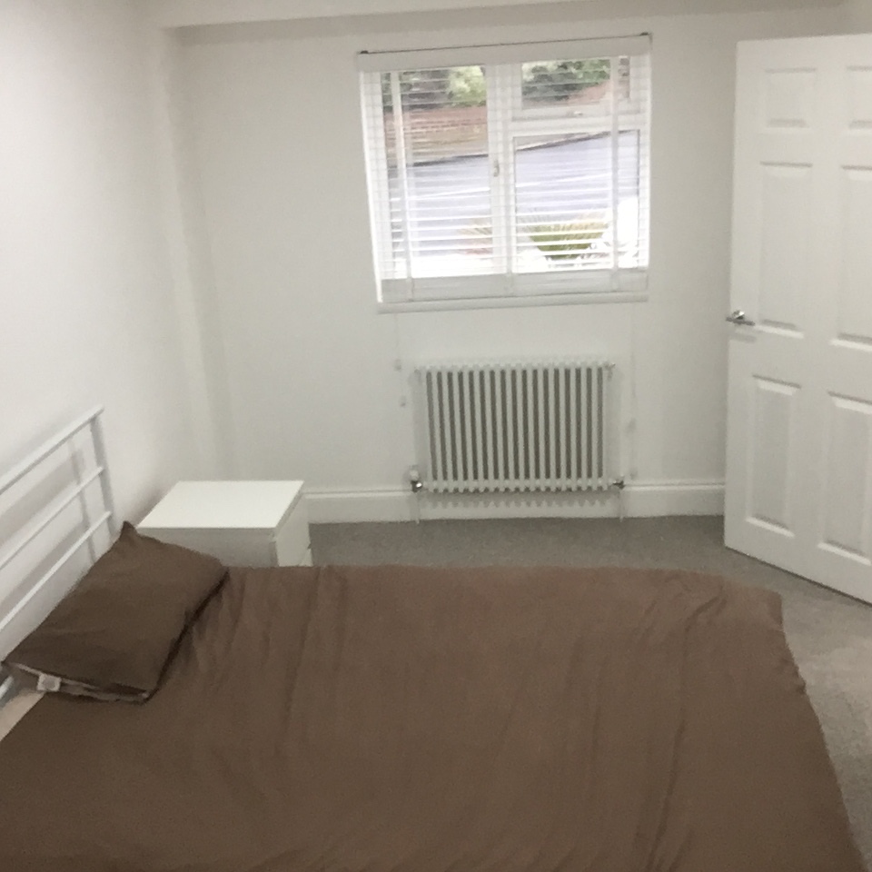 Bromley 1 Bed Flat, A Alexandra Crescent, BR1 To Rent Now for £