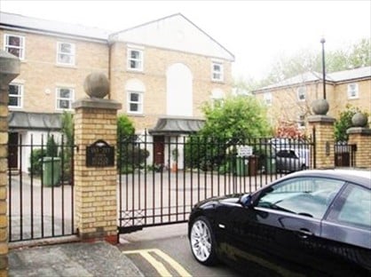 4 Bed Semi-Detached House, John Ruskin Street, SE5