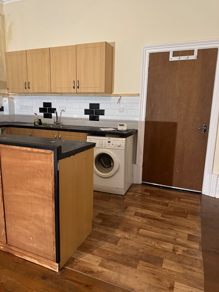 Bradford - 1 Bed Flat, Mount Royd, BD8 - To Rent Now for £600.00 p/m