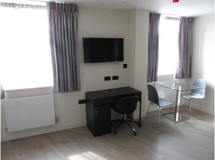 Studio Flat, Brent Street, NW4