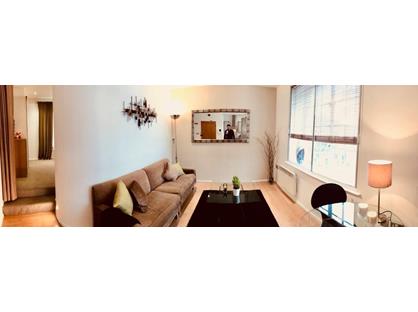 1 Bed Flat, The Headrow, LS1
