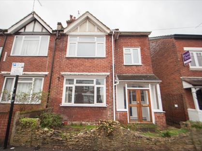 3 Bed Semi-Detached House, Wilton Avenue, SO15