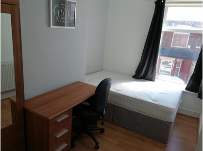 Room in a Shared House, Mildred Street, M7