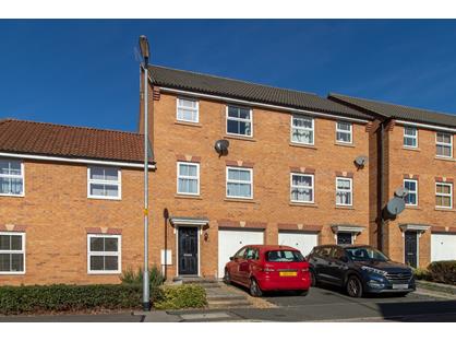 4 Bed Terraced House, Conyger Close, NN18