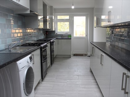Room in a Shared House, Roxy Avenue, RM6