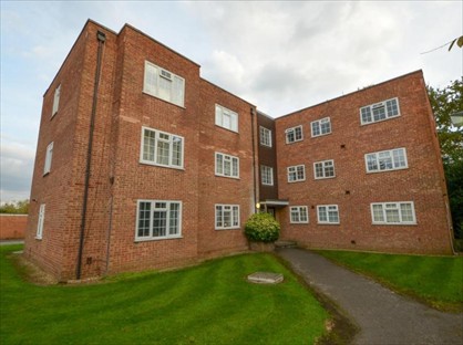 2 Bed Flat, Colne Drive, KT12
