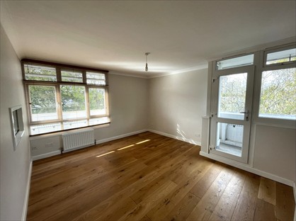 2 Bed Flat, Shaw Court, SW11