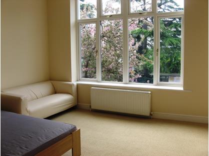 Studio Flat, Berrylands Road, KT5