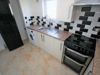 2 Bed Flat, Eshwood Square, TS1