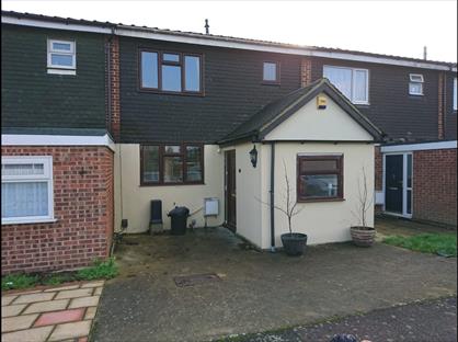 3 Bed Terraced House, Hamilton Drive, RM3