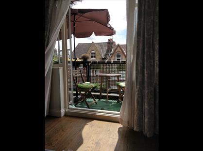 4 Bed Flat, Broomwood Road, SW11
