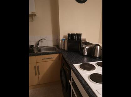 1 Bed Flat, Tong Street, BD4