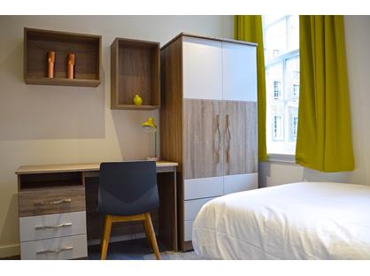 Studio Flat, Foley Street, W1W