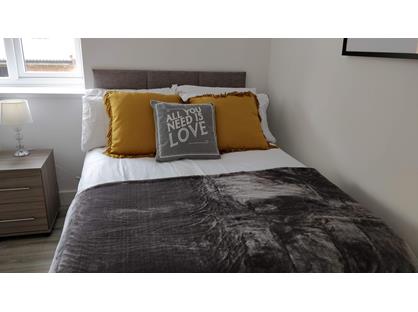 1 Bed Flat, The Midway, ST5