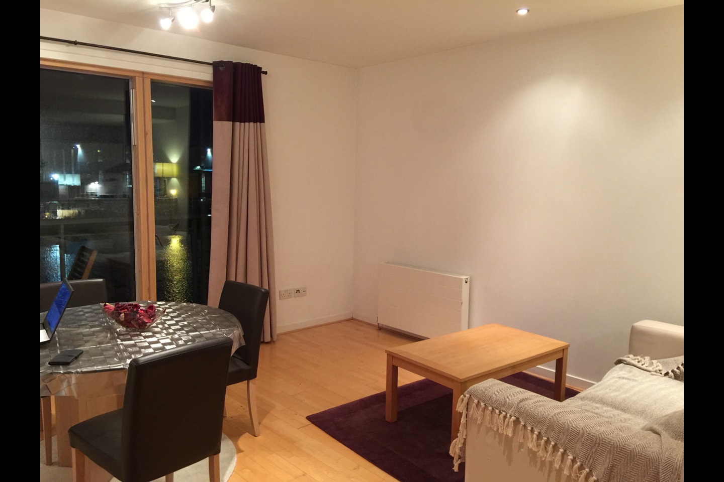 1 Bed Flat, Meadowside Quay Walk, G11 photo 2