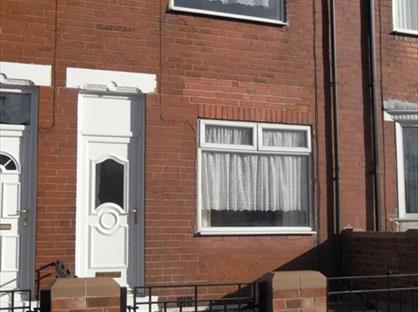 2 Bed Terraced House, Westfield Lane, WF9