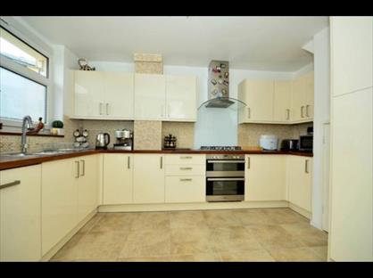 3 Bed Flat, Broomfield Street, E14