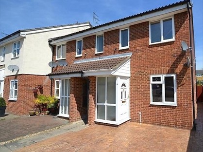 1 Bed Flat, Elderberry Gardens, CM8