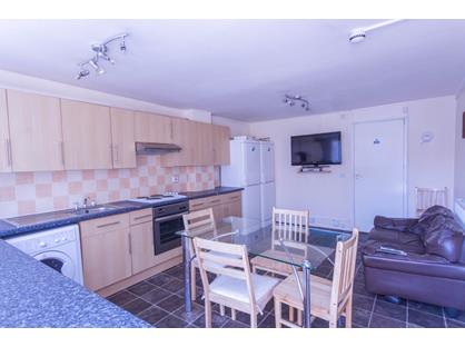7 Bed Terraced House, Barchester Close, UB8