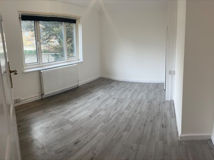 3 Bed Semi-Detached House, Camden Gardens, CR7