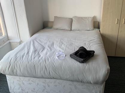 Studio Flat, Moorland Road, ST6