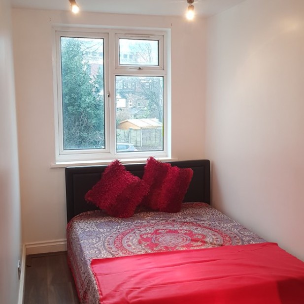 Harrow 1 Bed Flat, Welldon Crescent, HA1 To Rent Now for £1,300.00 p/m
