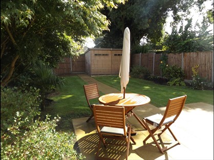 Room in a Shared House, Rowtown, KT15