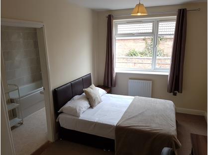 Room in a Shared House, Clifton Park View, S65