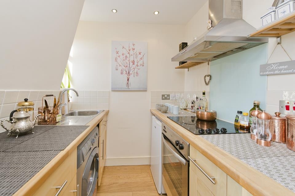 1 Bed Flat, Charleville Road, W14 photo 4