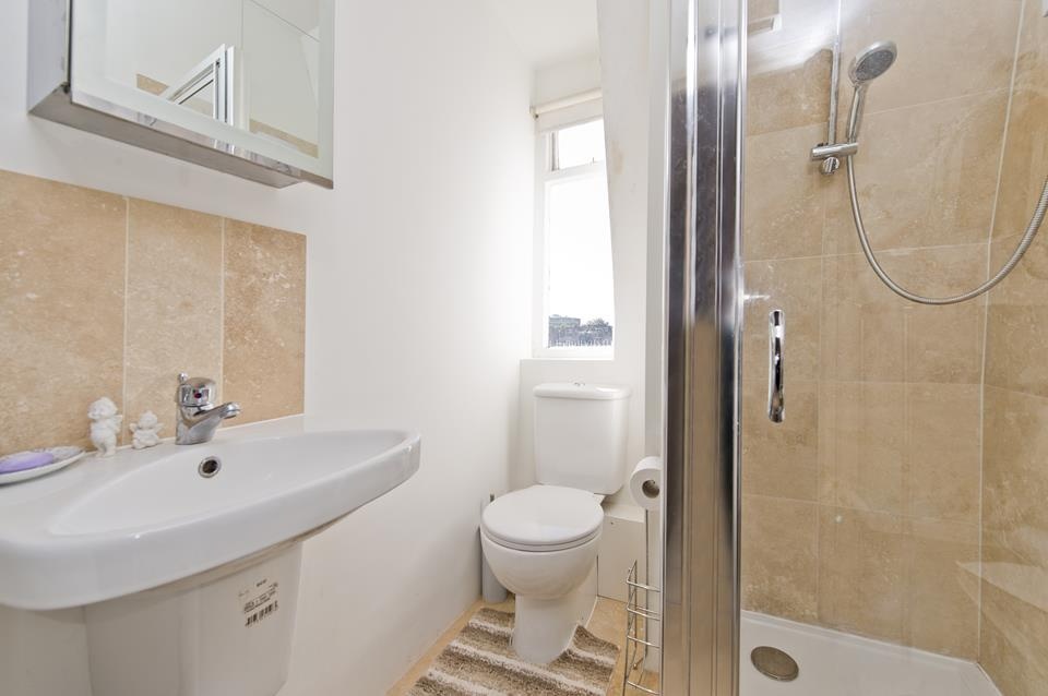 1 Bed Flat, Charleville Road, W14 photo 3