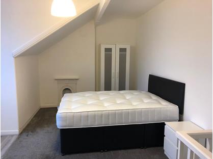 Studio Flat, Crosby Place, LS11