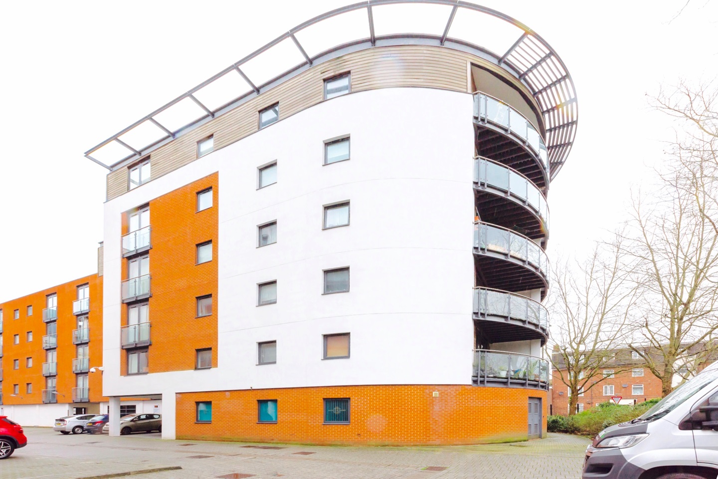 1 Bed Flat, Channel Way, SO14, N1 7GU