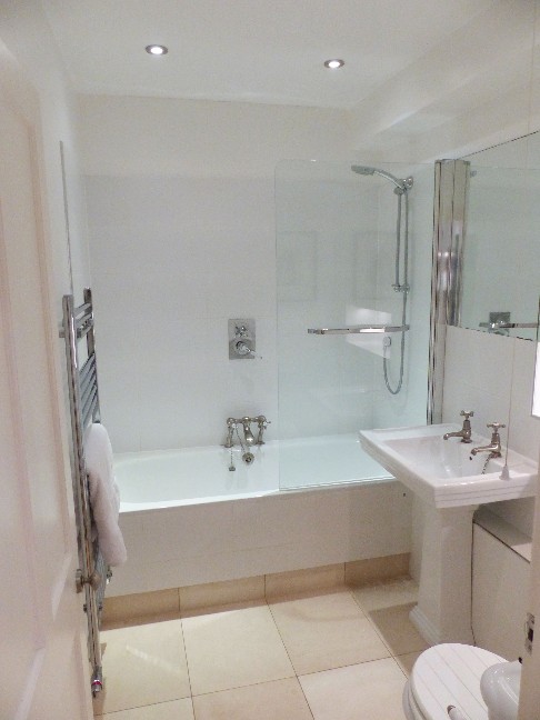 2 Bed Flat, Newington Green, N5 photo 4