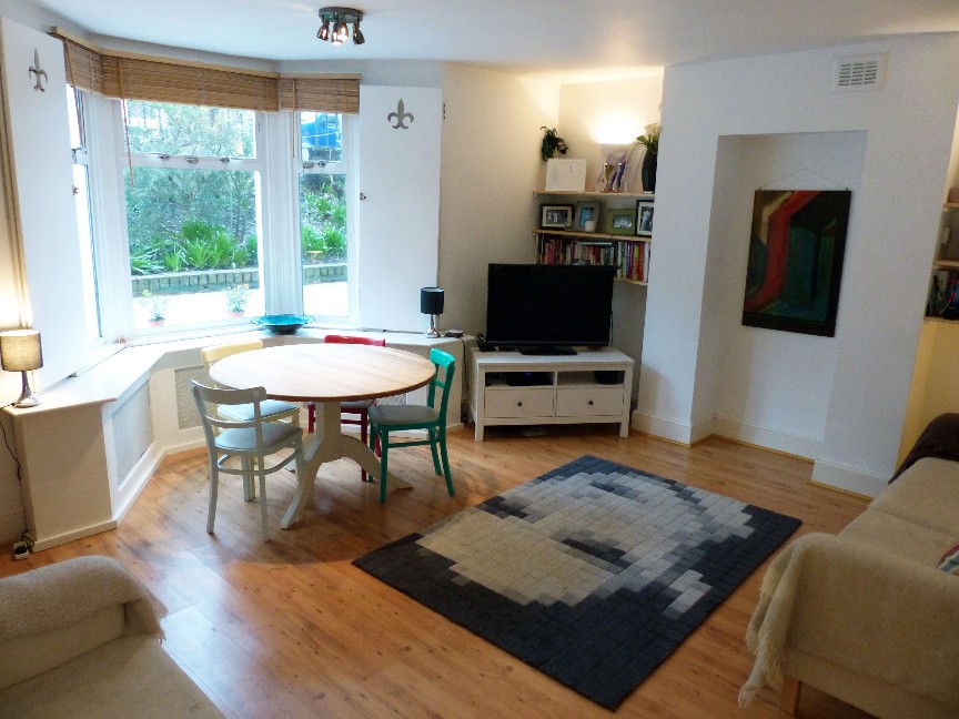 2 Bed Flat, Newington Green, N5 photo 5
