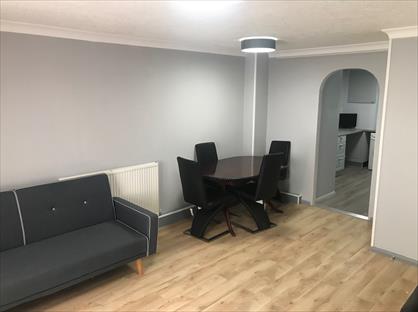 2 Bed Flat, Treetops, NN3