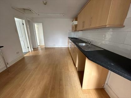 2 Bed Flat, Saxon Place, YO31