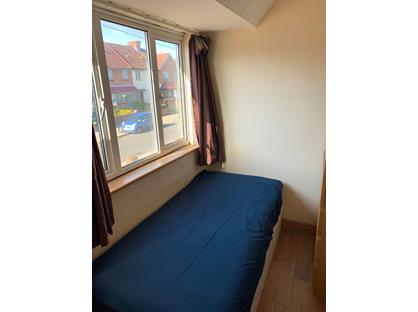 Room in a Shared House, Carlisle Avenue, W3