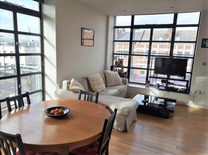 2 Bed Flat, Lavender Hill, SW11