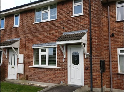 3 Bed Terraced House, Kenilworth Green, SK11